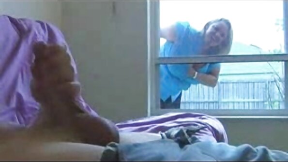 ຜິວເນື້ອສີຂາຖືກເອົາ pussy ໃກ້ຊິດຂອງນາງ licked ແລະຍັງ pounded