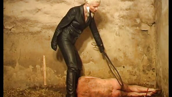 A brunette ແມ່ນໄດ້ຮັບການ cumshot ໃນ pussy ໃກ້ຊິດແລະ delicious ຂອງນາງ