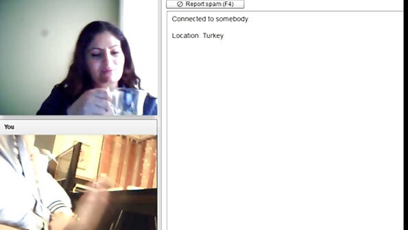 ໄກ່ໂຕໜຶ່ງທີ່ມັດຢູ່ກຳລັງ fucking dude anally ສຸດ sofa