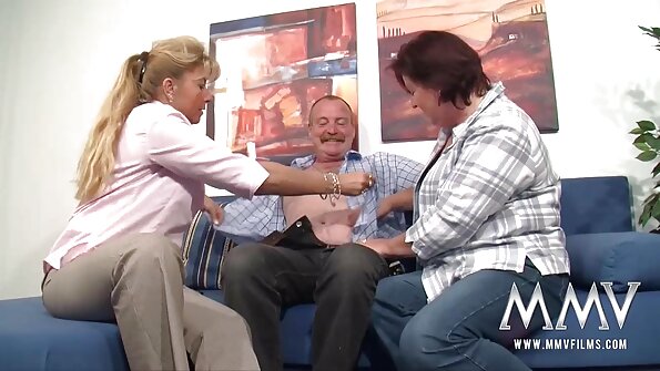 vixen ໜ້າຮັກທີ່ມີຫົວນົມໃຫຍ່ ແລະຫົວນົມບວມກຳລັງຖືກນວດ