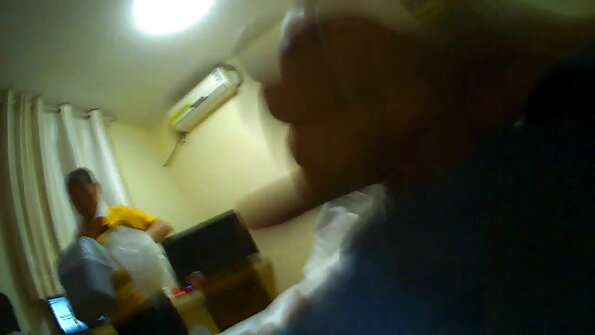 ກົ້ນຟອງໃນ leggings ໃກ້ຊິດແມ່ນຮ້ອນເກີນໄປທີ່ຈະບໍ່ fuck ມັນແຂງ