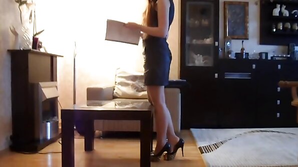 ຜິວເນື້ອສີຂາວໄດ້ຮັບກົ້ນຊຸ່ມຂອງນາງເຈາະໂດຍ dick ແຂງຂະຫນາດໃຫຍ່