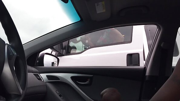 ບ້າຜົມສີດຳທີ່ມີເສື້ອຄຸມສີດຳຮ້ອນໆກຳລັງດັງຢູ່ທົ່ວ