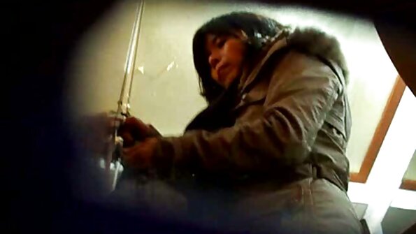 A ຍິງ sexy ກັບ tits ໃຫຍ່ ງາມ ແມ່ນ fucked ຂ້າງ ຈາກ ທາງ ຫລັງ