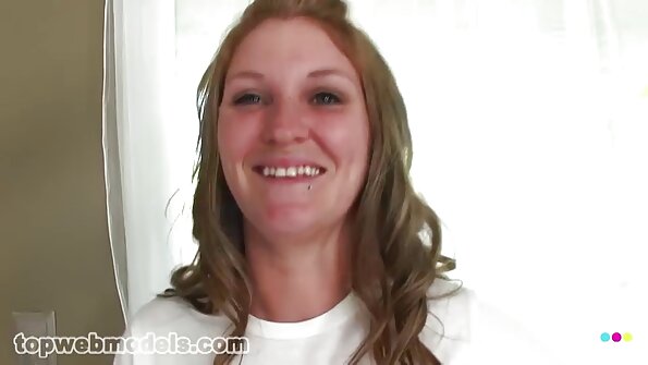 ແມ່ທ້ອງໄກ່ຕີແລະ fucks ຄ້າຍຄື pornstar ທີ່ແທ້ຈິງ