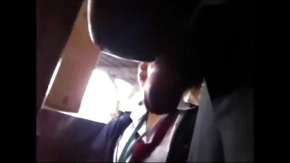 ກົ້ນໃຫຍ່ເຈົ້າຍິງທີ່ມີໂກນຫນວດງາມແມ່ນເຈາະເລິກ