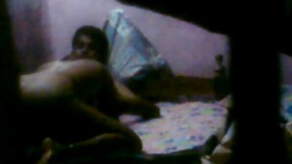 ແມ່ຍິງກົ້ນໃຫຍ່ທີ່ມີ tits ໃຫຍ່ເຊັ່ນດຽວກັນແມ່ນການຮ່ວມເພດທາງຮູທະວານ