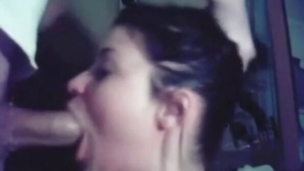 ໂສເພນີທີ່ມີກົ້ນໃຫຍ່ກໍາລັງຖືກນິ້ວມືແລະ fucked