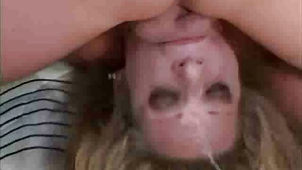 slut sexy ທີ່ ມີ pussy ໂກນ ແມ່ນ ໄດ້ ຮັບ dick ໃນ ປາກ ຂອງ ນາງ