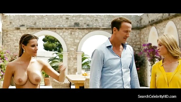 Bleach blonde slut Emma Hix ແມ່ນລາວທີ່ຈະ fuck ຕະຫຼອດມື້