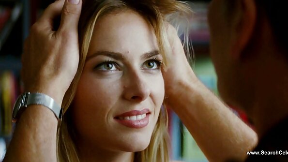 ກົ້ນໃຫຍ່ທີ່ຮັກຂອງຫຼິ້ນທາງເພດກໍາລັງສະແດງໃຫ້ພວກເຮົາຮູ້ວ່ານາງໃຊ້ພວກມັນແນວໃດ